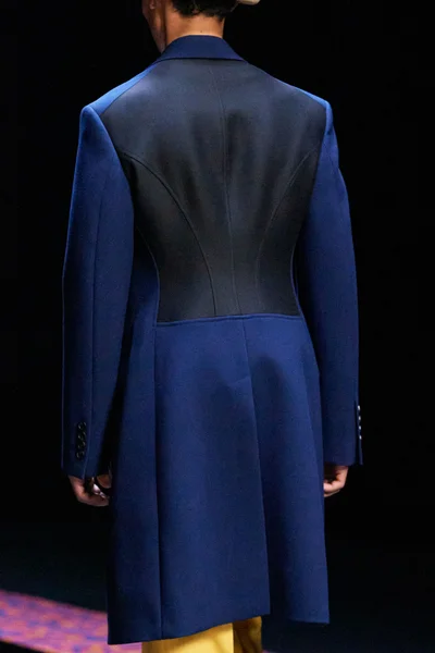 Look 53